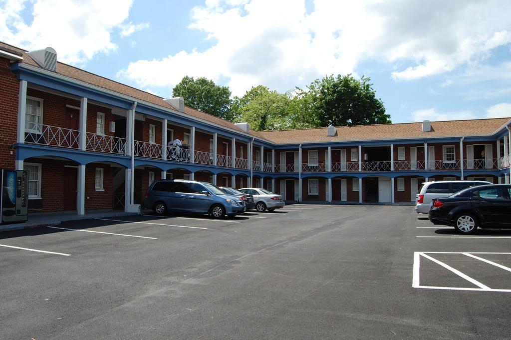 Towne Motel อเล็กซานเดรีย ภายนอก รูปภาพ