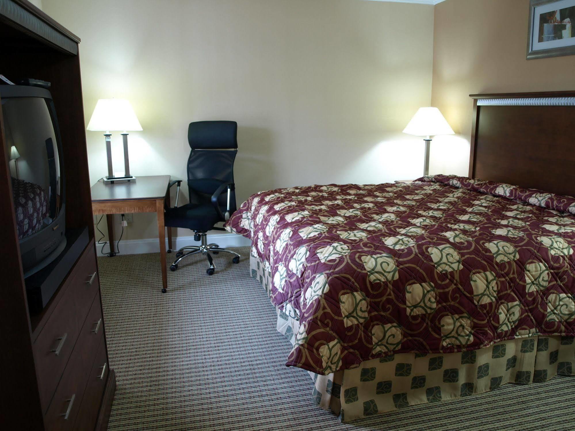Towne Motel อเล็กซานเดรีย ภายนอก รูปภาพ